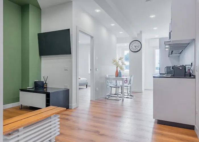 Casa Vacanze Delina- Luxury Apartment Metro A